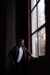 収入少ない人でもできる投資は1万円から始められるのか？