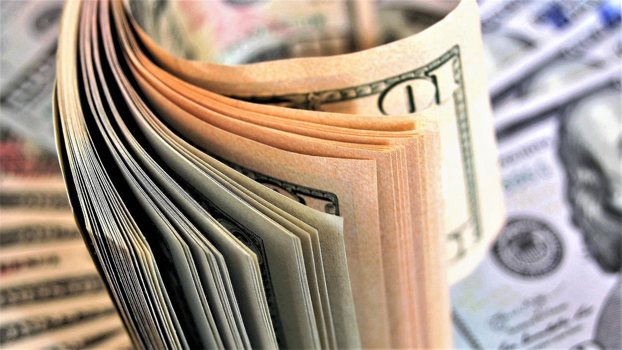 学生が1万円を投資するためのおすすめ方法は？