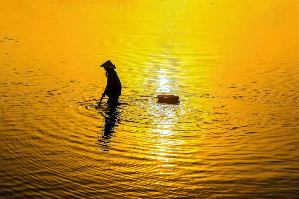 積立NISAで1万円を運用するメリットとデメリットは？