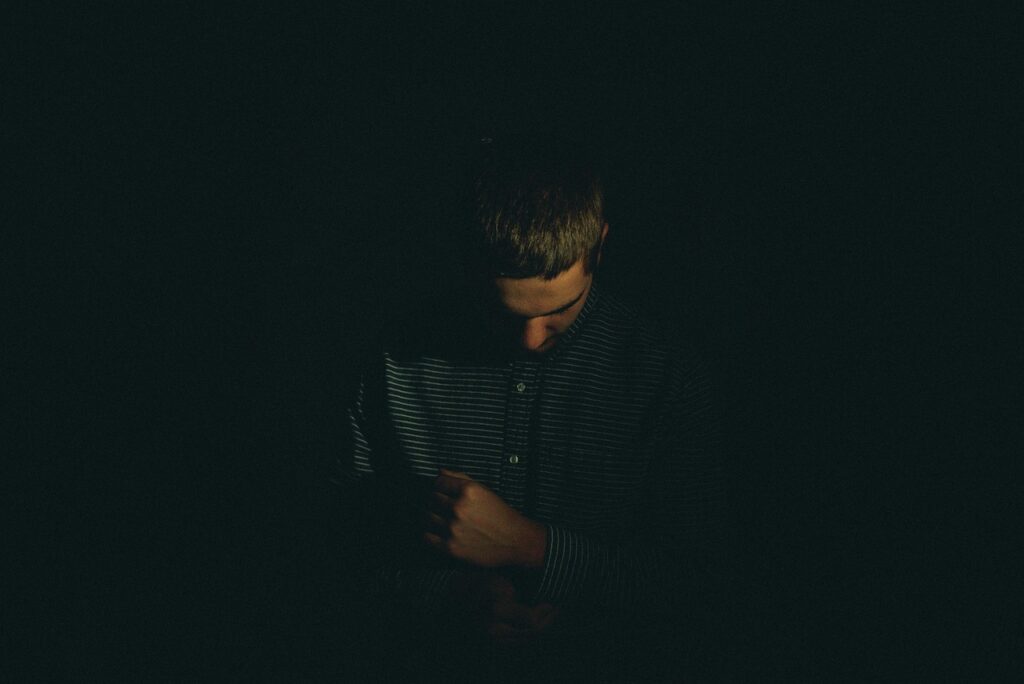 毎月1万円で始める低リスク投資の方法は？